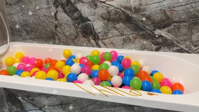 Марк ищет большие красные, синие, зеленые и желтые машины смотреть онлайн