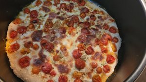 Пицца по-Пекински с помидорами черри вегетарианская 🍕 🍅 🧀