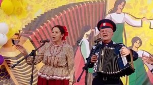 Эх, казачки! Песня казачья походная "С нами атаман..."