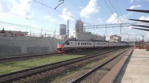 Электропоезд ЭП2Д-0040 (ЦППК) следует по 1-му гл. пути.