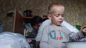 Копаем картошку и готовим ужин с малышом.