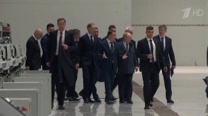 Владимир Путин в ходе рабочей поездки в Пермь посетил "Мотовилихинские заводы"