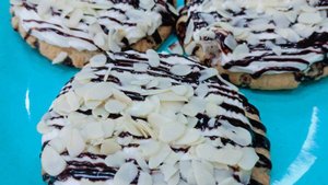 Синнабон со сливочным кремом из маковой начинки "Классика", темного шоколада TILSIT 40.01