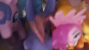 раставление моих пони,или:я показываю вещи с пони!!!