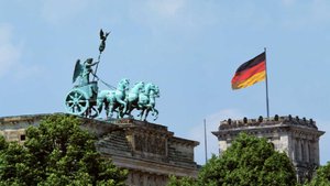 NDR: антисемитскую табличку повесили на витрине магазина в Германии