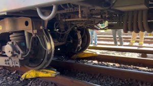 Универсальный инструмент для возвращения сошедших с рельсов вагонов