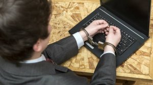 В Уфе по делу о взятке арестовали начальника отдела Минземимущества