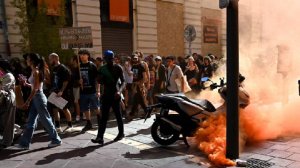 Протестующие во Франции требуют сменить бюджетные приоритеты