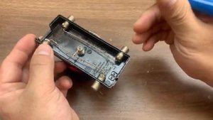 Вставьте SIM-карту в зарядное устройство! Никто никогда раньше не видел таких скрытых применений!