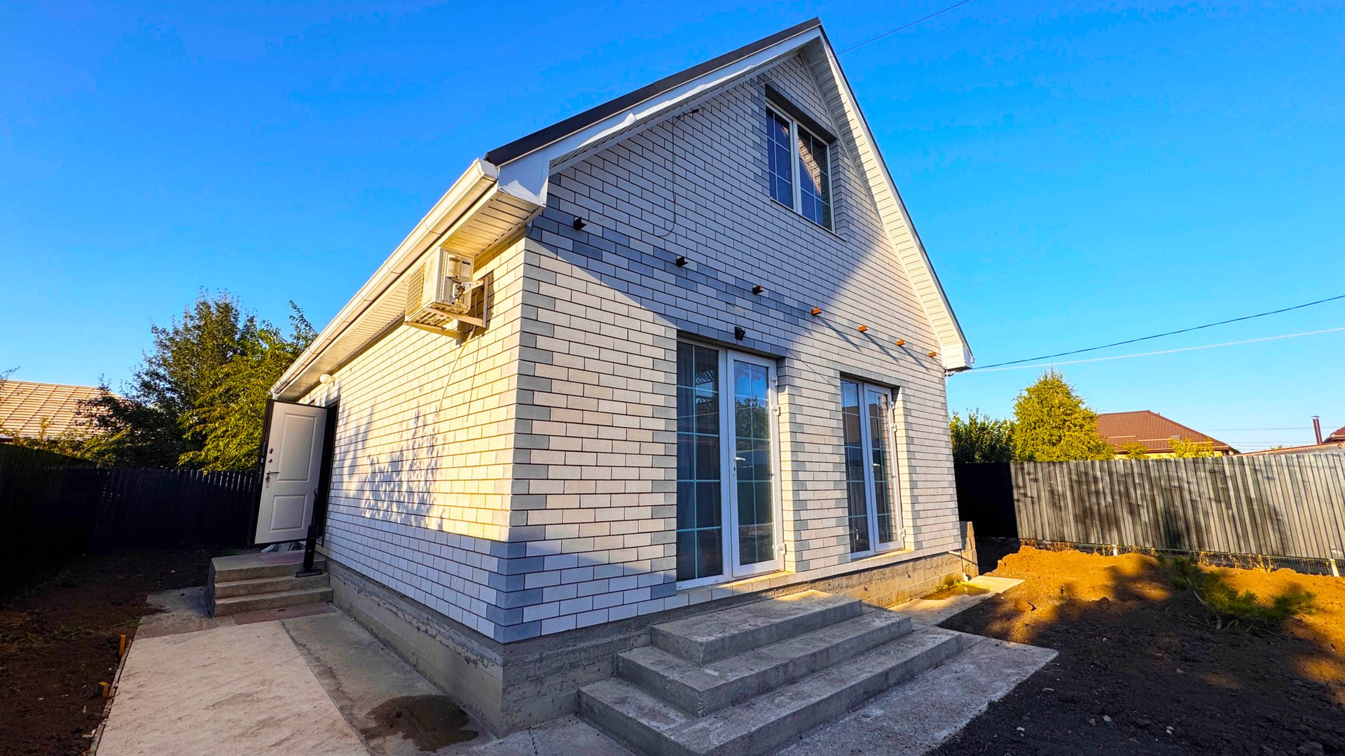 Откройте для себя загородную жизнь в уютном доме! смотреть онлайн