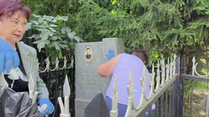 Елена Фурсова приняла участие в мемориально-патронатной акции на Даниловском кладбище