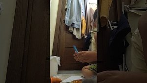 первый.  асмр я сделаю