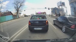 Отрабатываю на водителях свои экстрасенсорные навыки.