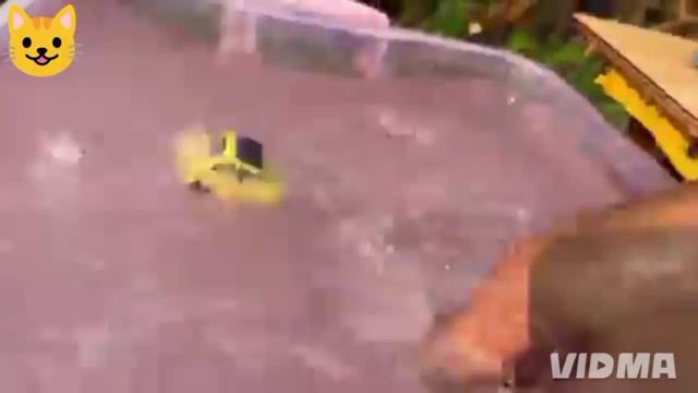 Фура везёт грязные машины смотреть онлайн