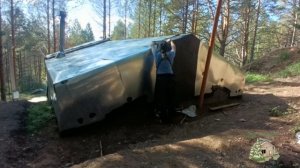 №56 Дом-земляка в тайге. защищаю наружные стены, крышу - готовлю засыпать землёй.