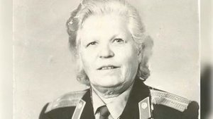 Сотрудники полиции и ветераны обновили памятник и место захоронения первой женщины-инспектора ГАИ