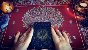 Расклад, который научит видеть правду в общении с другими — узнай первым!