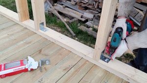 Укрепление стоек каркаса