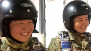 Сестры из Бурятии, рассказавшие Путину о мечте, прыгнули с парашютом