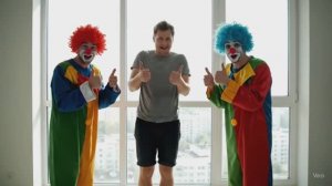 нарезка рекламных роликов про  окна, ИИ психоделика.