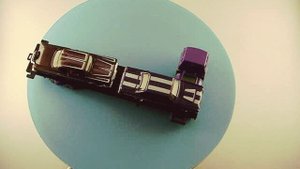 ГРУЗОВИК С РЕТРО МАШИНАМИ