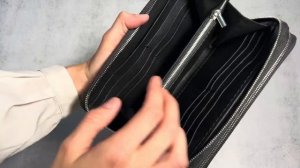 Клатч на карабине из фактурной кожи TNWallet673