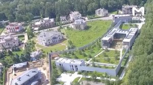 Чубайс продолжает хапать пенсию в 450 тыс.рублей.