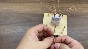 Вставьте булавку в зарядное устройство! То, что происходит, шокирует вас! Советы авторам