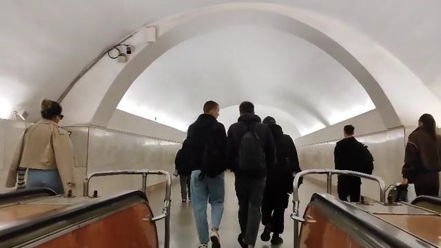 Метро Москвы переход с ст.Театральная на ст.Площадь революции