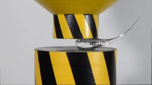 HYDRAULIC PRESS CRUSHES DURABLE OBJECTS