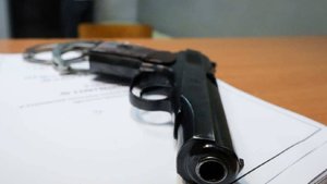 Мужчина обстрелял полицейских при проверке документов на Украине