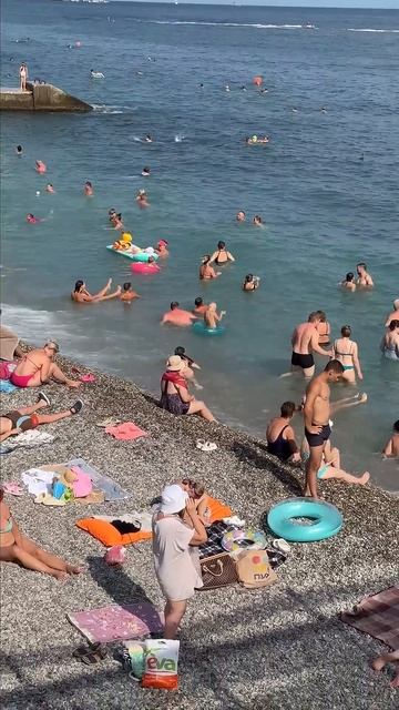 ▶️ Массандровский пляж 20 августа 2025 #море #крым #ялта #пляжялта смотреть онлайн