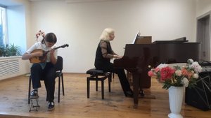 Минита Ирина,13 лет, МБУ ДО "ДМШ 10" г.Липецк.
А. Цыганков "Вальс"