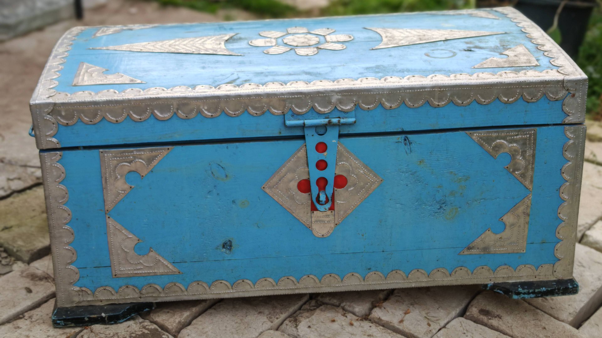 Отдали сундук со всем содержимым - содержимое приятно удивило. смотреть онлайн