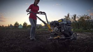 Заставил Супругу Копать Кракеном ОГОРОД