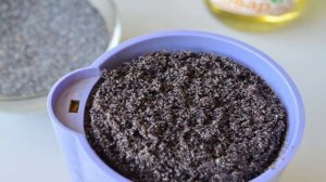 Кекс с маком и сливами