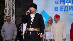 Сотни народов, проживающих в Элисте отметили День города