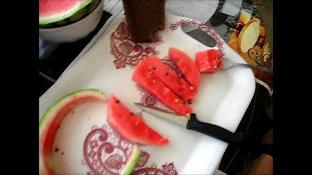 Пробуем арбуз с черным хлебом