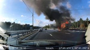 🔥«Газель» загорелась на Волгоградском проспекте в районе 11-го километра МКАД🔥