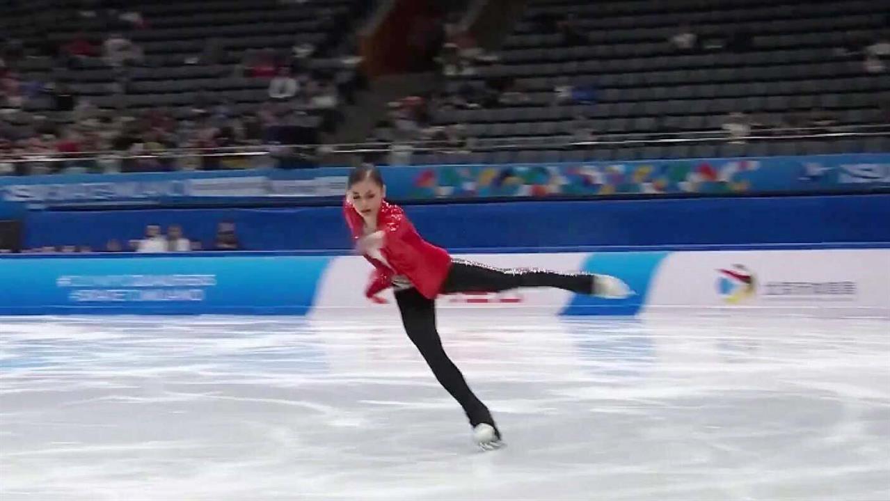 Фигуристы Аделия Петросян и Петр Гуменник лидируют после короткой программы в отборочном турнире.