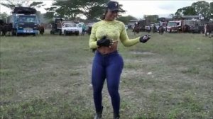 Хорошие у неё джинсы