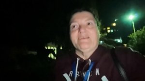 Вот и вечер. Отработала. иду домой