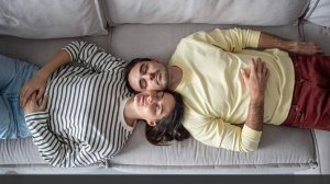 Психолог назвал причины влюбчивости в эмоционально недоступных людей