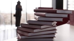 В Латвии перевыпустили скандальную книгу по половому воспитанию Tur Leja