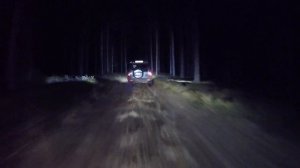 Нива Шевроле зимой как ледокол