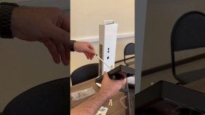 Сборка и установка Умной ручки Gimmel F40 + Замка 252 на стенд для презентаций