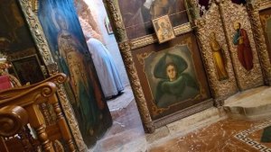 Иконы и палантины, освященные для вас в монастыре Святых Архангелов