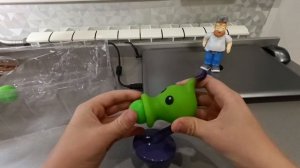 распаковка зомби против растения 2!