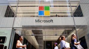 Microsoft и JPMorgan просят сотрудников с визой H-1B не покидать страну