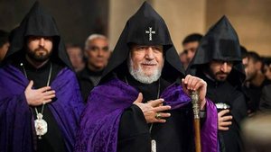 2025. КАК СВЯЩЕННИК АРМЯНСКИЙ В РФ ВЫГНАЛ ИЗ ХРАМА КРЁСТНОГО ОТЦА.  Мнение А.РОЖИНЦЕВА